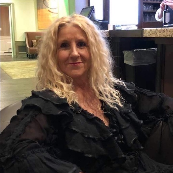 Meet your Posher, Kelly - Picture 4 of 4